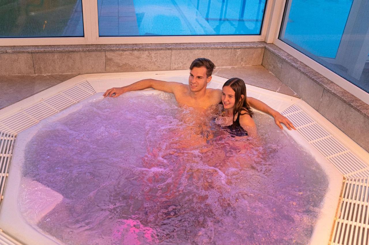 Vakantiepark Wilhelm Tell Vakantieappartement Opglabbeek ภายนอก รูปภาพ